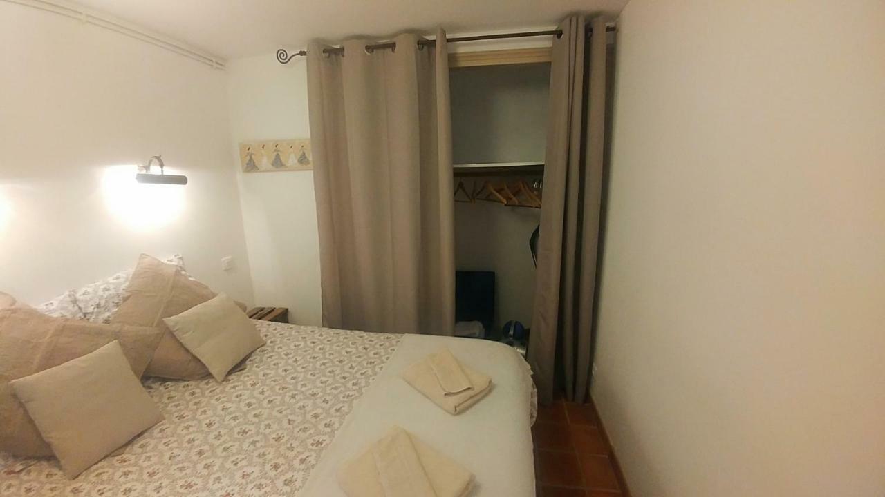 VILLA TRUCHET, Place du Forum, calme, wifi Arles Exterior foto